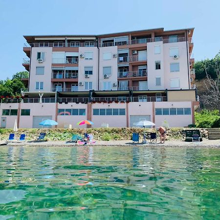 Sunrise Beach - Lake View Deluxe Apartment Peštani Buitenkant foto