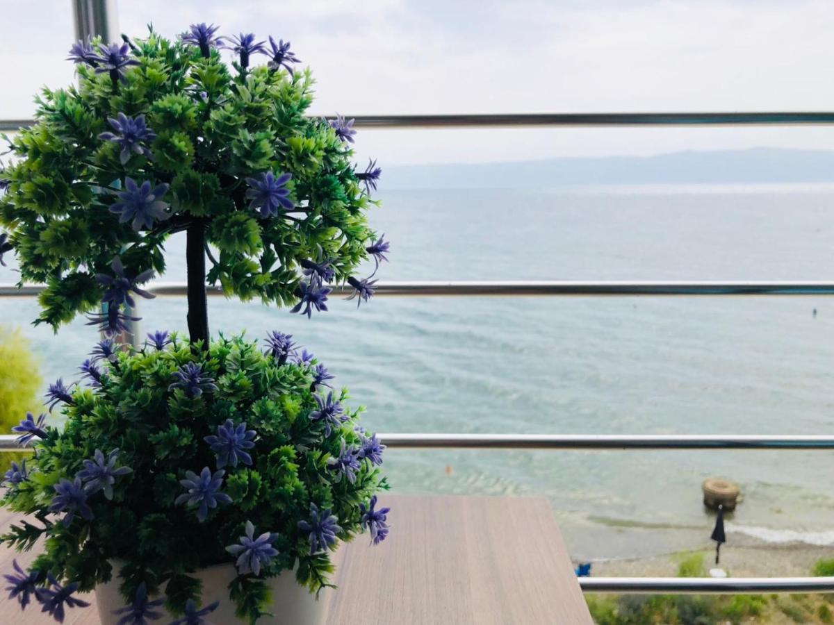 Sunrise Beach - Lake View Deluxe Apartment Peštani Buitenkant foto