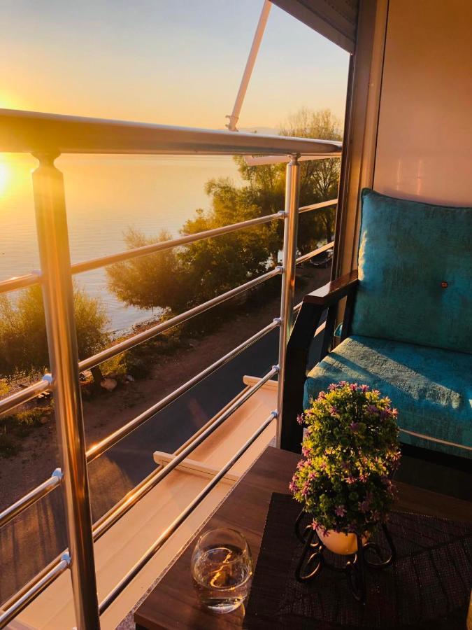 Sunrise Beach - Lake View Deluxe Apartment Peštani Buitenkant foto