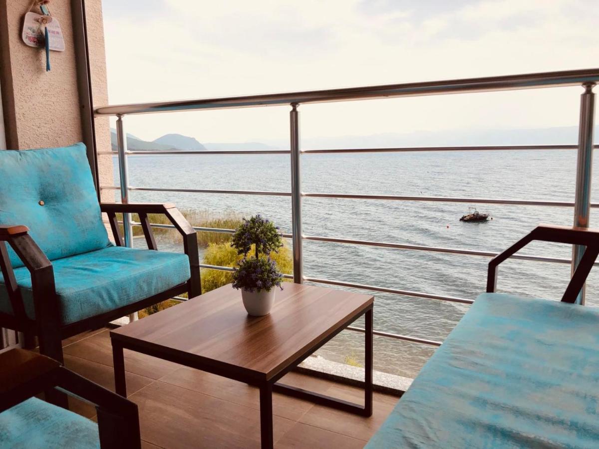 Sunrise Beach - Lake View Deluxe Apartment Peštani Buitenkant foto
