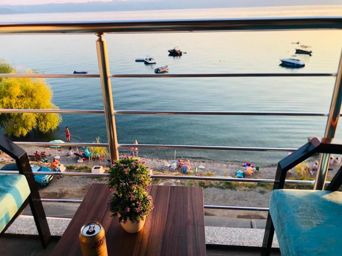 Sunrise Beach - Lake View Deluxe Apartment Peštani Buitenkant foto