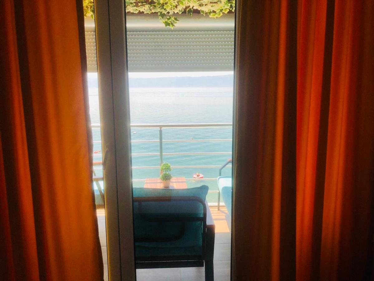 Sunrise Beach - Lake View Deluxe Apartment Peštani Buitenkant foto